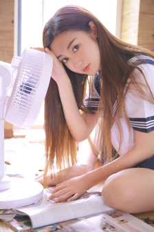 坐公交车最后一排轻一点